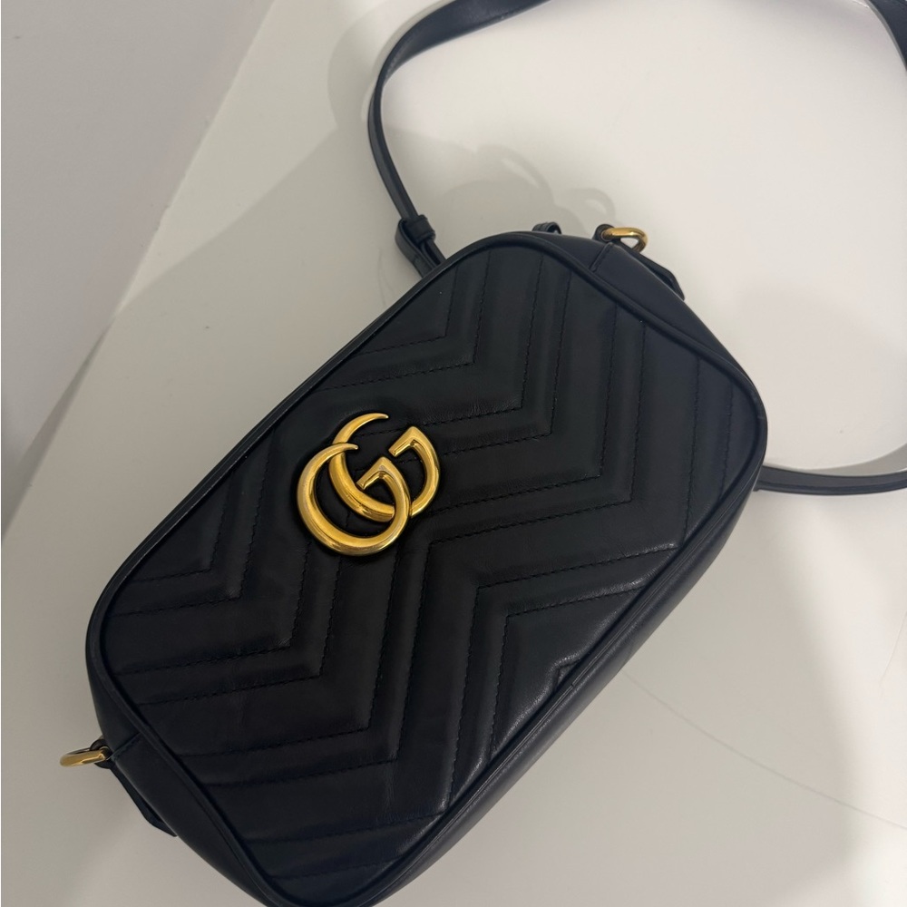Gucci Black Chevron Leather GG Marmont Crossbody Bag with Gold Hardware